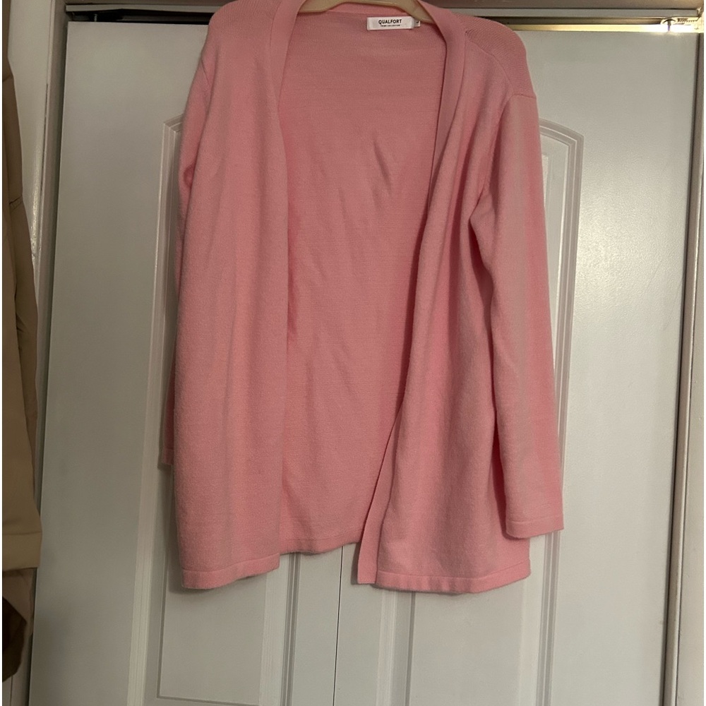 Ladies pink cardigan size Large.